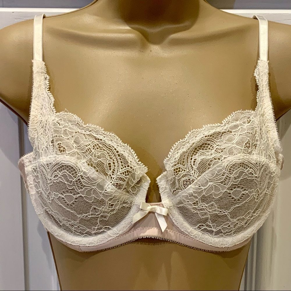 Gillian& O’Malley Intimates Lace Bra 36B‎